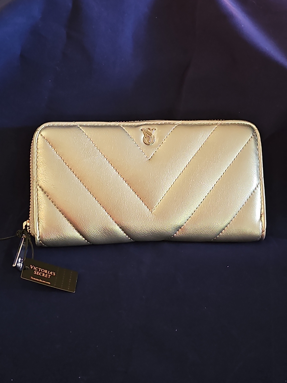 New Victoria's Secret Metallic Silver Quilted Zip-around Clutch Wallet